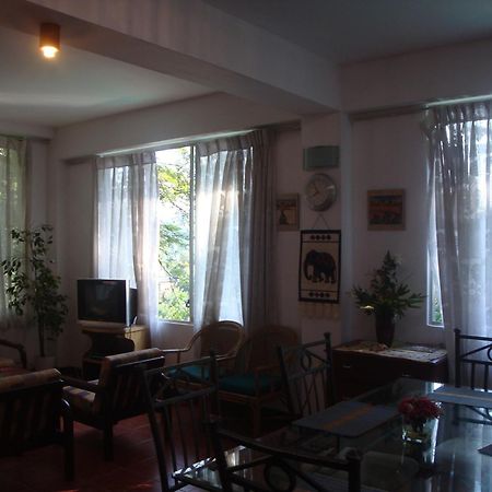 Days Inn Kandy Bagian luar foto