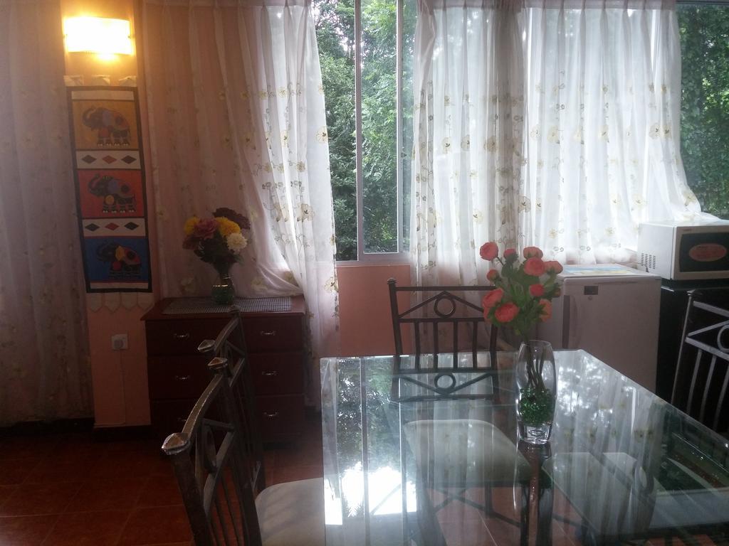 Days Inn Kandy Bagian luar foto