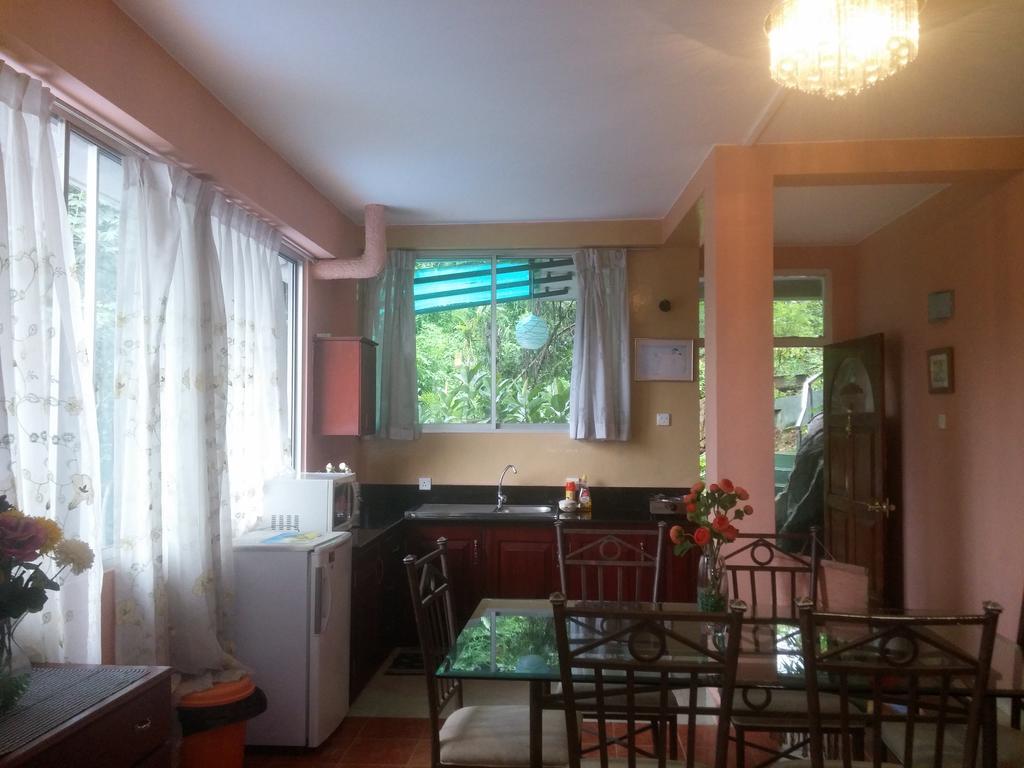 Days Inn Kandy Bagian luar foto