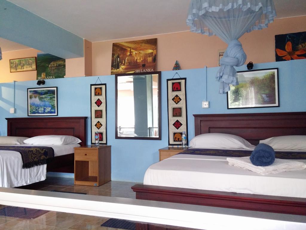 Days Inn Kandy Bagian luar foto