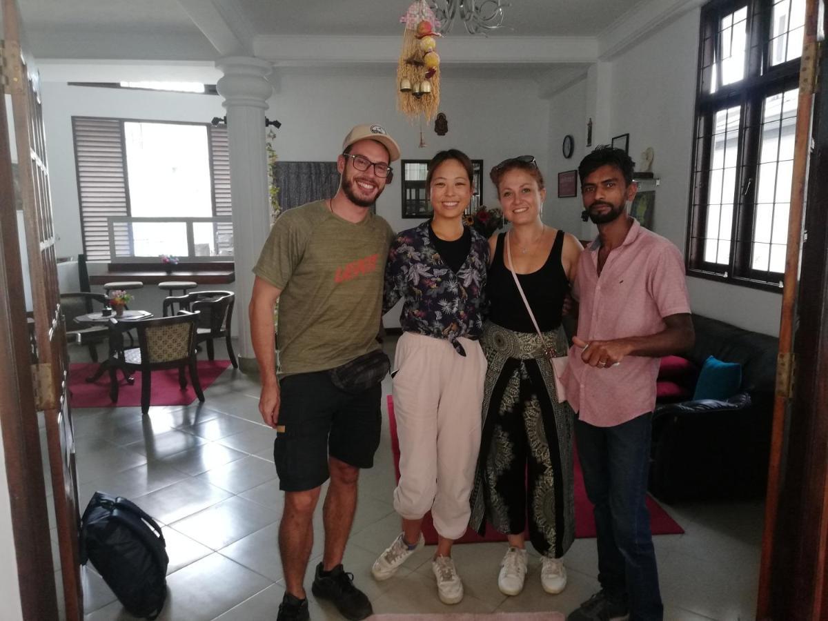 Days Inn Kandy Bagian luar foto