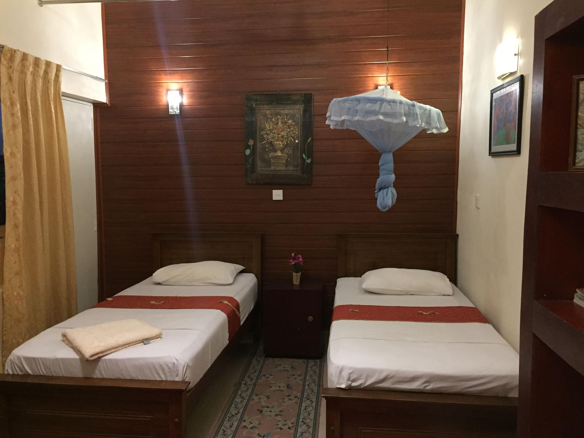 Days Inn Kandy Bagian luar foto